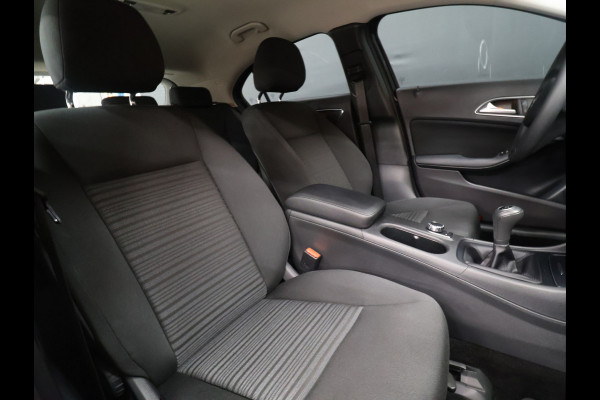 Mercedes-Benz A-Klasse 160 My First Star [CAMERA, BLUETOOTH, CRUISE CONTROL, NAVIGATIE, AIRCO, NIEUWSTAAT]