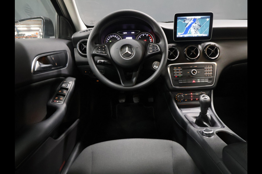 Mercedes-Benz A-Klasse 160 My First Star [CAMERA, BLUETOOTH, CRUISE CONTROL, NAVIGATIE, AIRCO, NIEUWSTAAT]