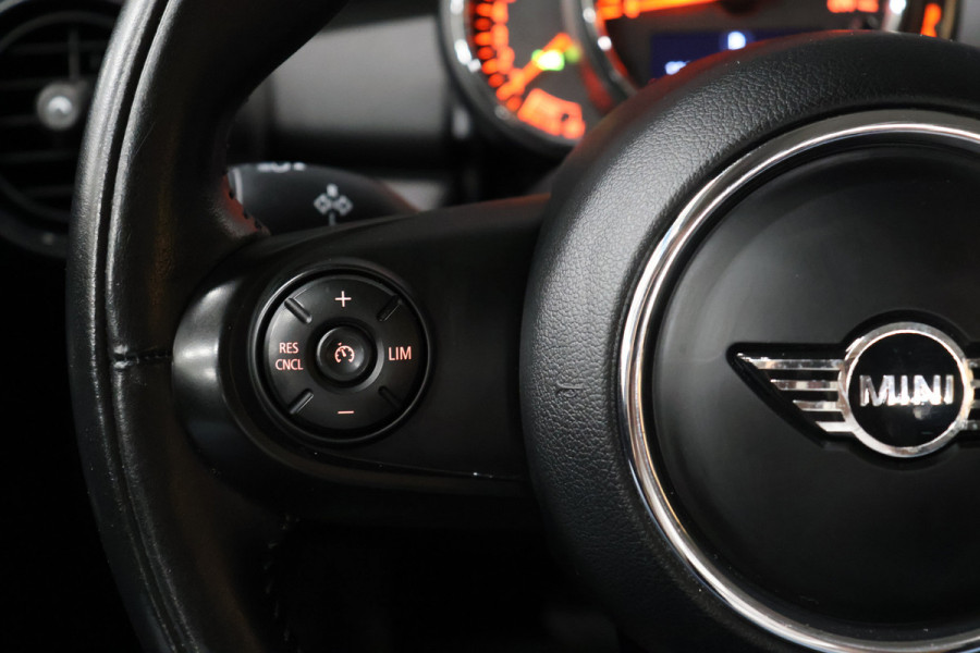 MINI Mini 1.5 One [APPLE CARPLAY, CRUISECONTROL, LEDEREN INTERIEURDELEN, AIRCONDITIONING, NAVIGATIE, NIEUWSTAAT]