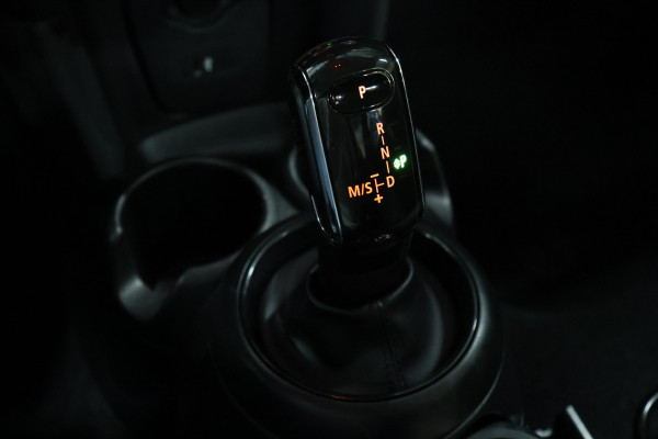 MINI Mini 1.5 One [APPLE CARPLAY, CRUISECONTROL, LEDEREN INTERIEURDELEN, AIRCONDITIONING, NAVIGATIE, NIEUWSTAAT]