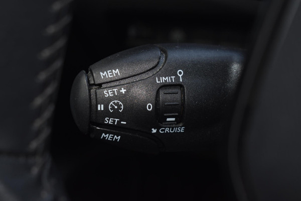Peugeot 2008 1.2 130PK PureTech Allure Pack | Camera | Navi | Incl. garantie