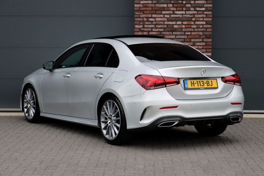Mercedes-Benz A-Klasse 180 Business Solution AMG Line Aut7 | Panoramadak | Nightpakket | Zitcomfortpakket | Stoelverwarming | Camera | Apple Carplay/Android Auto |