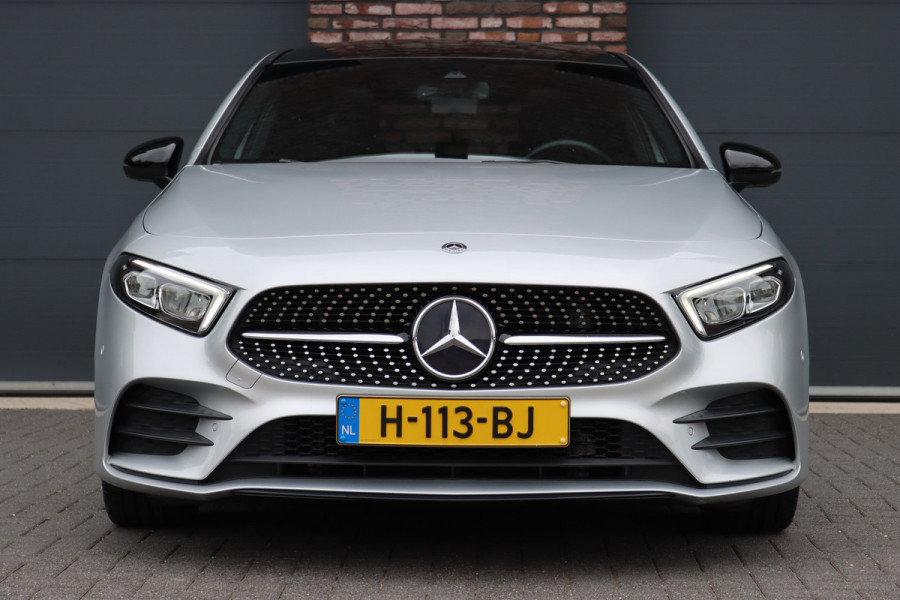 Mercedes-Benz A-Klasse 180 Business Solution AMG Line Aut7 | Panoramadak | Nightpakket | Zitcomfortpakket | Stoelverwarming | Camera | Apple Carplay/Android Auto |