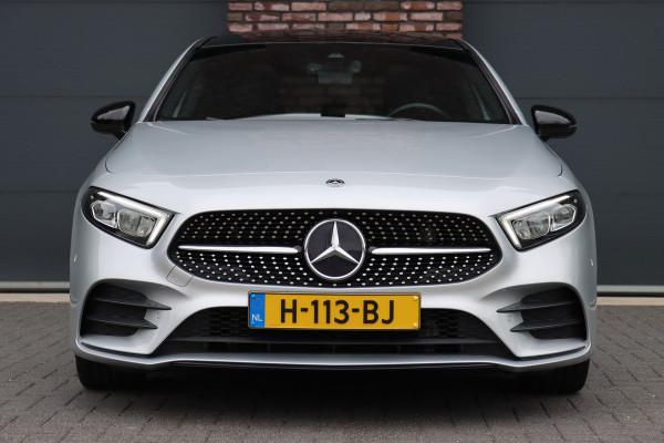 Mercedes-Benz A-Klasse 180 Business Solution AMG Line Aut7 | Panoramadak | Nightpakket | Zitcomfortpakket | Stoelverwarming | Camera | Apple Carplay/Android Auto |