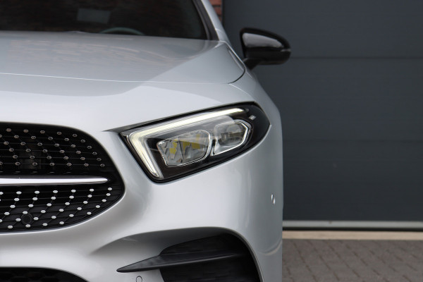 Mercedes-Benz A-Klasse 180 Business Solution AMG Line Aut7 | Panoramadak | Nightpakket | Zitcomfortpakket | Stoelverwarming | Camera | Apple Carplay/Android Auto |