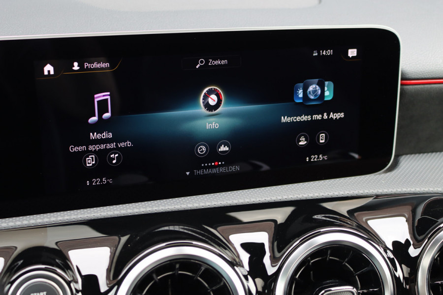 Mercedes-Benz A-Klasse 180 Business Solution AMG Line Aut7 | Panoramadak | Nightpakket | Zitcomfortpakket | Stoelverwarming | Camera | Apple Carplay/Android Auto |