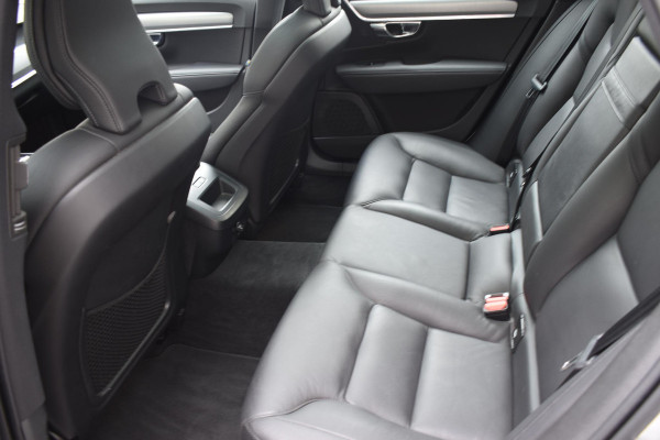 Volvo V90 T4 Business Luxury+ / Adaptive Cruise control / Elektrisch Panoramadak / Trekhaak / Stoelverwarming voor+achter / Verwarmde achterbank / Achteruitrijcamera / Elek. stoelen / Geheugen bestuurdersstoel