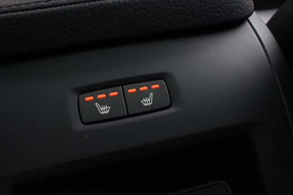 Volvo V90 T4 Business Luxury+ / Adaptive Cruise control / Elektrisch Panoramadak / Trekhaak / Stoelverwarming voor+achter / Verwarmde achterbank / Achteruitrijcamera / Elek. stoelen / Geheugen bestuurdersstoel