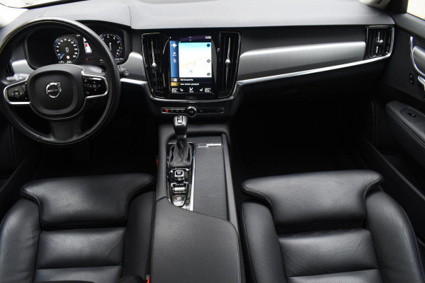 Volvo V90 T4 Business Luxury+ / Adaptive Cruise control / Elektrisch Panoramadak / Trekhaak / Stoelverwarming voor+achter / Verwarmde achterbank / Achteruitrijcamera / Elek. stoelen / Geheugen bestuurdersstoel