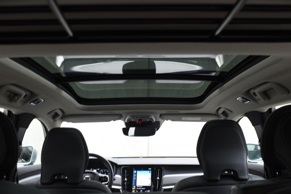 Volvo V90 T4 Business Luxury+ / Adaptive Cruise control / Elektrisch Panoramadak / Trekhaak / Stoelverwarming voor+achter / Verwarmde achterbank / Achteruitrijcamera / Elek. stoelen / Geheugen bestuurdersstoel