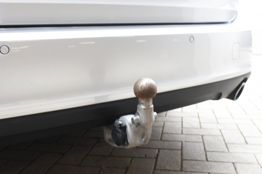 Volvo V90 T4 Business Luxury+ / Adaptive Cruise control / Elektrisch Panoramadak / Trekhaak / Stoelverwarming voor+achter / Verwarmde achterbank / Achteruitrijcamera / Elek. stoelen / Geheugen bestuurdersstoel