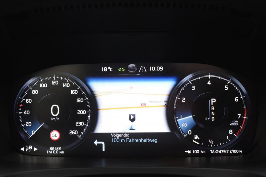 Volvo V90 T4 Business Luxury+ / Adaptive Cruise control / Elektrisch Panoramadak / Trekhaak / Stoelverwarming voor+achter / Verwarmde achterbank / Achteruitrijcamera / Elek. stoelen / Geheugen bestuurdersstoel