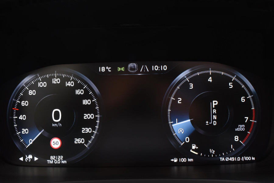 Volvo V90 T4 Business Luxury+ / Adaptive Cruise control / Elektrisch Panoramadak / Trekhaak / Stoelverwarming voor+achter / Verwarmde achterbank / Achteruitrijcamera / Elek. stoelen / Geheugen bestuurdersstoel