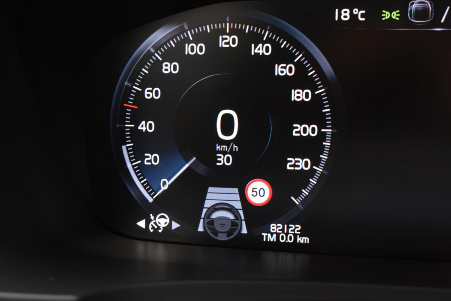 Volvo V90 T4 Business Luxury+ / Adaptive Cruise control / Elektrisch Panoramadak / Trekhaak / Stoelverwarming voor+achter / Verwarmde achterbank / Achteruitrijcamera / Elek. stoelen / Geheugen bestuurdersstoel