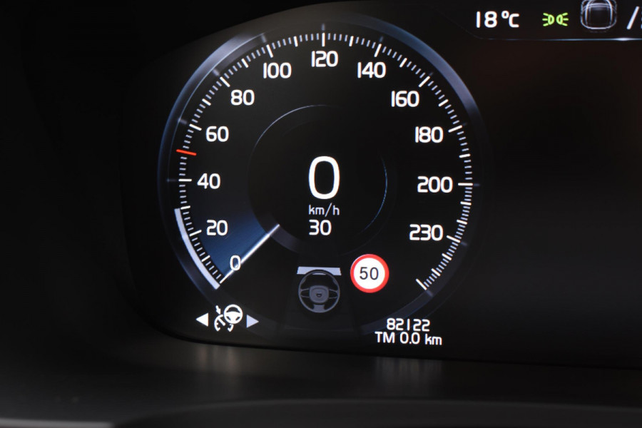 Volvo V90 T4 Business Luxury+ / Adaptive Cruise control / Elektrisch Panoramadak / Trekhaak / Stoelverwarming voor+achter / Verwarmde achterbank / Achteruitrijcamera / Elek. stoelen / Geheugen bestuurdersstoel
