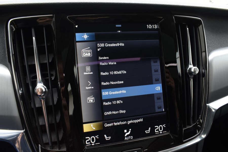 Volvo V90 T4 Business Luxury+ / Adaptive Cruise control / Elektrisch Panoramadak / Trekhaak / Stoelverwarming voor+achter / Verwarmde achterbank / Achteruitrijcamera / Elek. stoelen / Geheugen bestuurdersstoel