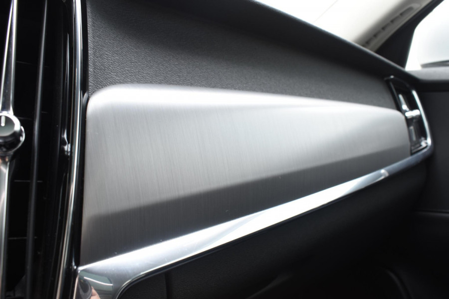 Volvo V90 T4 Business Luxury+ / Adaptive Cruise control / Elektrisch Panoramadak / Trekhaak / Stoelverwarming voor+achter / Verwarmde achterbank / Achteruitrijcamera / Elek. stoelen / Geheugen bestuurdersstoel