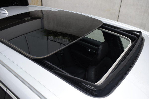 Volvo V90 T4 Business Luxury+ / Adaptive Cruise control / Elektrisch Panoramadak / Trekhaak / Stoelverwarming voor+achter / Verwarmde achterbank / Achteruitrijcamera / Elek. stoelen / Geheugen bestuurdersstoel