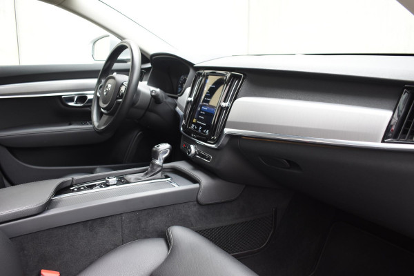 Volvo V90 T4 Business Luxury+ / Adaptive Cruise control / Elektrisch Panoramadak / Trekhaak / Stoelverwarming voor+achter / Verwarmde achterbank / Achteruitrijcamera / Elek. stoelen / Geheugen bestuurdersstoel