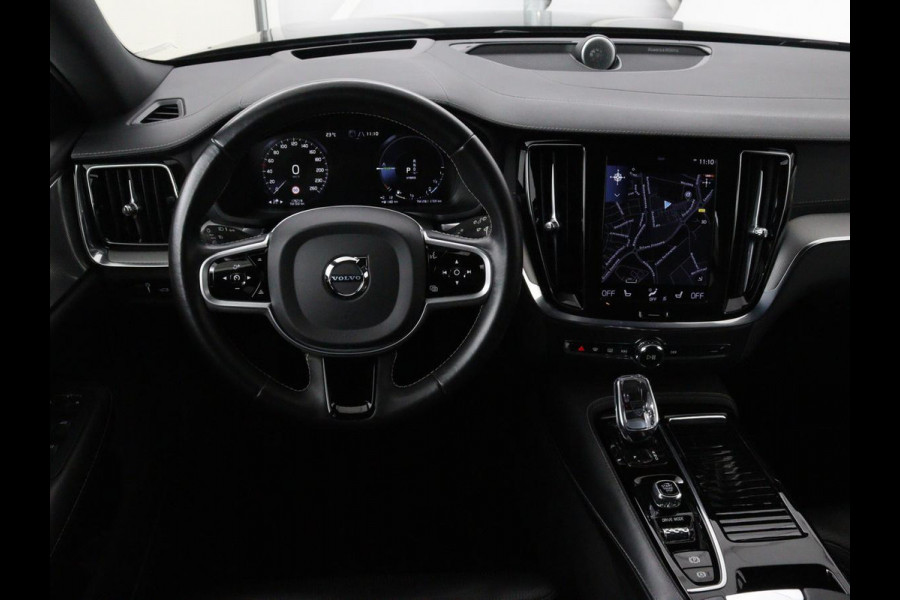 Volvo V60 2.0 T8 Recharge AWD Inscription | Panoramadak | Bowers & Wilkins | Head-Up | Massage | Ventilatie | Trekhaak | 360 Camera | Leder | Carplay | Achterbankverwarming | Navigatie | PHEV