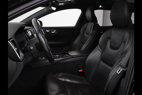 Volvo V60 2.0 T8 Recharge AWD Inscription | Panoramadak | Bowers & Wilkins | Head-Up | Massage | Ventilatie | Trekhaak | 360 Camera | Leder | Carplay | Achterbankverwarming | Navigatie | PHEV