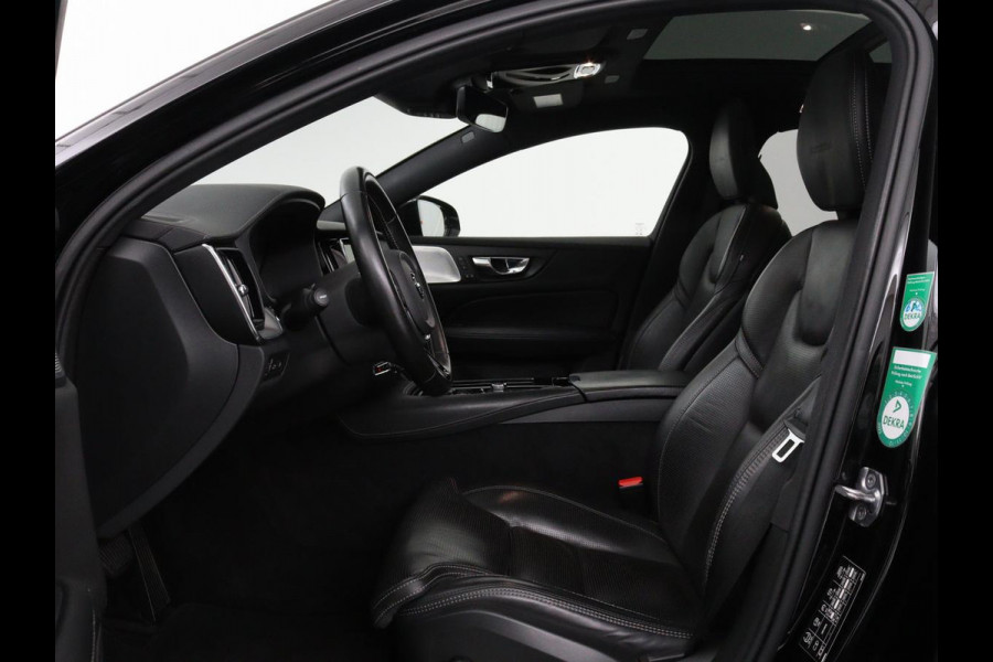 Volvo V60 2.0 T8 Recharge AWD Inscription | Panoramadak | Bowers & Wilkins | Head-Up | Massage | Ventilatie | Trekhaak | 360 Camera | Leder | Carplay | Achterbankverwarming | Navigatie | PHEV