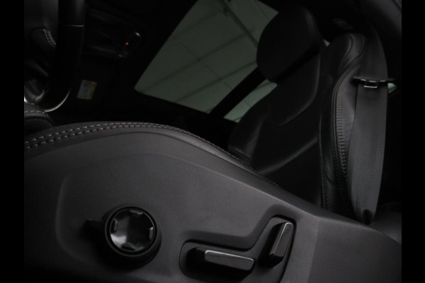 Volvo V60 2.0 T8 Recharge AWD Inscription | Panoramadak | Bowers & Wilkins | Head-Up | Massage | Ventilatie | Trekhaak | 360 Camera | Leder | Carplay | Achterbankverwarming | Navigatie | PHEV