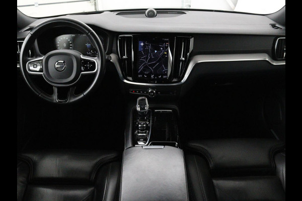 Volvo V60 2.0 T8 Recharge AWD Inscription | Panoramadak | Bowers & Wilkins | Head-Up | Massage | Ventilatie | Trekhaak | 360 Camera | Leder | Carplay | Achterbankverwarming | Navigatie | PHEV
