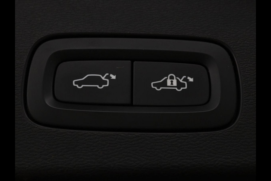 Volvo V60 2.0 T8 Recharge AWD Inscription | Panoramadak | Bowers & Wilkins | Head-Up | Massage | Ventilatie | Trekhaak | 360 Camera | Leder | Carplay | Achterbankverwarming | Navigatie | PHEV