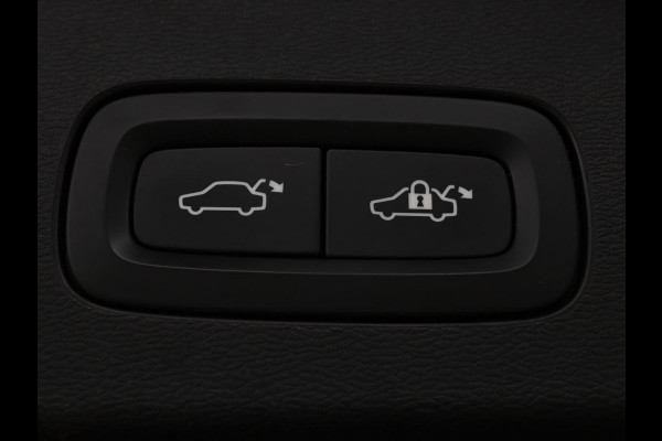 Volvo V60 2.0 T8 Recharge AWD Inscription | Panoramadak | Bowers & Wilkins | Head-Up | Massage | Ventilatie | Trekhaak | 360 Camera | Leder | Carplay | Achterbankverwarming | Navigatie | PHEV