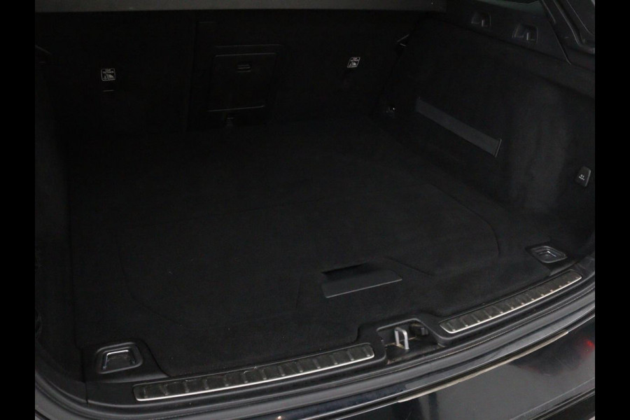 Volvo V60 2.0 T8 Recharge AWD Inscription | Panoramadak | Bowers & Wilkins | Head-Up | Massage | Ventilatie | Trekhaak | 360 Camera | Leder | Carplay | Achterbankverwarming | Navigatie | PHEV