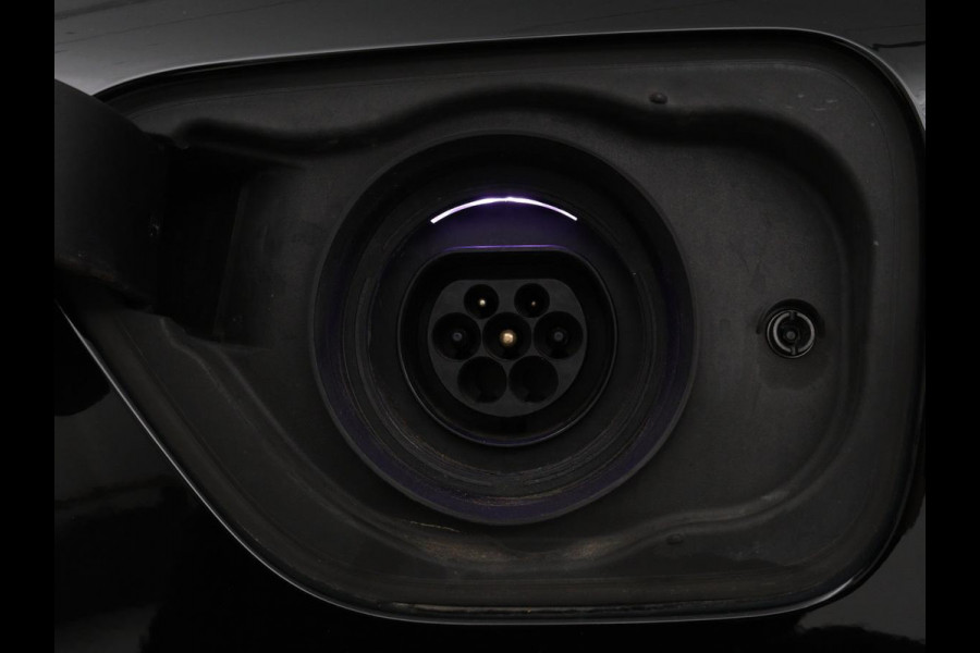 Volvo V60 2.0 T8 Recharge AWD Inscription | Panoramadak | Bowers & Wilkins | Head-Up | Massage | Ventilatie | Trekhaak | 360 Camera | Leder | Carplay | Achterbankverwarming | Navigatie | PHEV