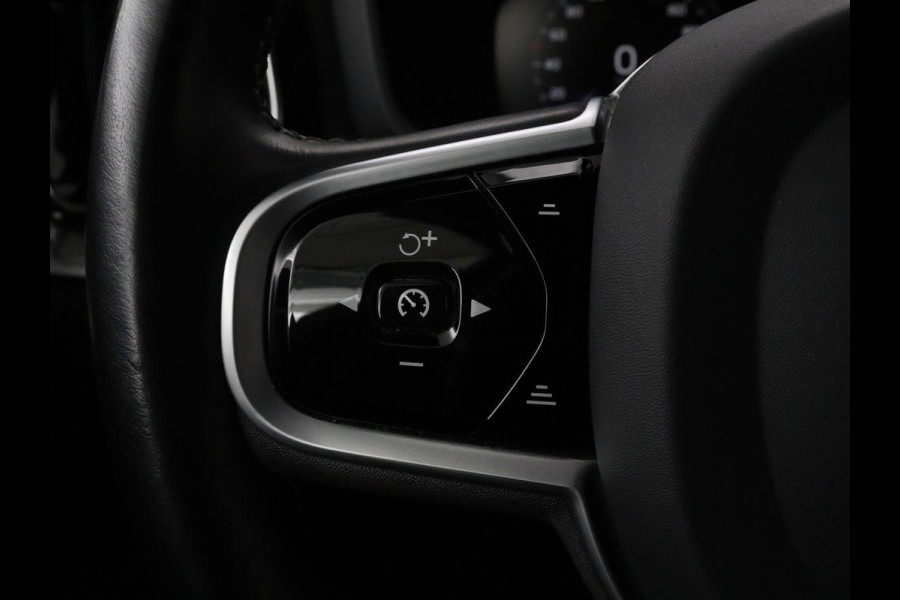 Volvo V60 2.0 T8 Recharge AWD Inscription | Panoramadak | Bowers & Wilkins | Head-Up | Massage | Ventilatie | Trekhaak | 360 Camera | Leder | Carplay | Achterbankverwarming | Navigatie | PHEV