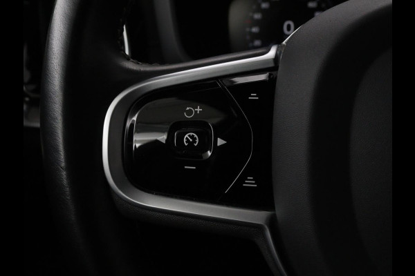 Volvo V60 2.0 T8 Recharge AWD Inscription | Panoramadak | Bowers & Wilkins | Head-Up | Massage | Ventilatie | Trekhaak | 360 Camera | Leder | Carplay | Achterbankverwarming | Navigatie | PHEV