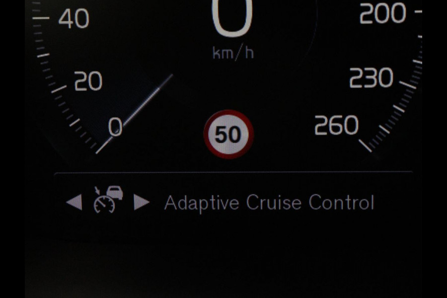 Volvo V60 2.0 T8 Recharge AWD Inscription | Panoramadak | Bowers & Wilkins | Head-Up | Massage | Ventilatie | Trekhaak | 360 Camera | Leder | Carplay | Achterbankverwarming | Navigatie | PHEV
