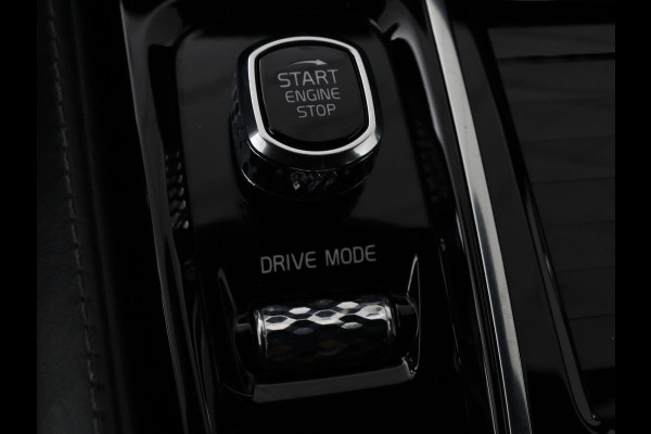 Volvo V60 2.0 T8 Recharge AWD Inscription | Panoramadak | Bowers & Wilkins | Head-Up | Massage | Ventilatie | Trekhaak | 360 Camera | Leder | Carplay | Achterbankverwarming | Navigatie | PHEV