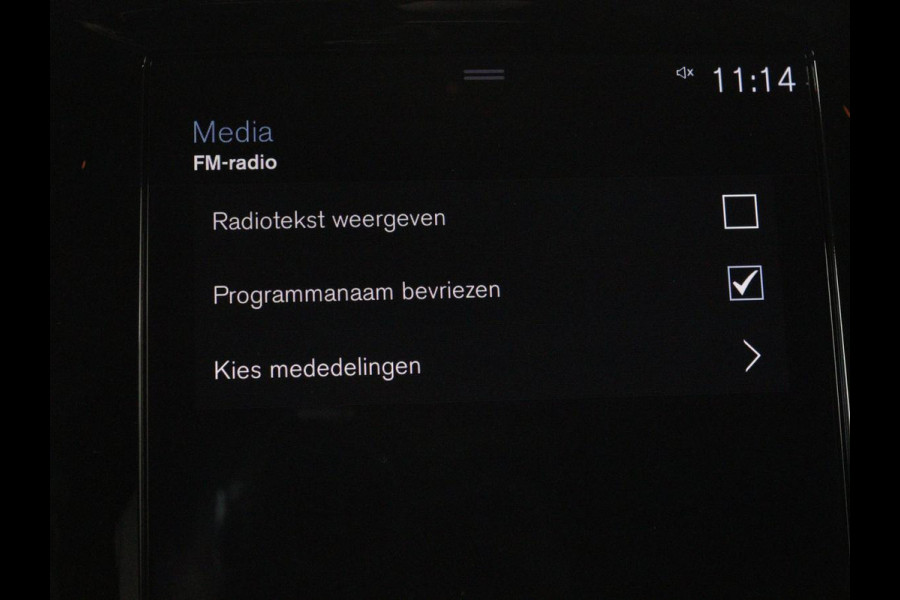 Volvo V60 2.0 T8 Recharge AWD Inscription | Panoramadak | Bowers & Wilkins | Head-Up | Massage | Ventilatie | Trekhaak | 360 Camera | Leder | Carplay | Achterbankverwarming | Navigatie | PHEV