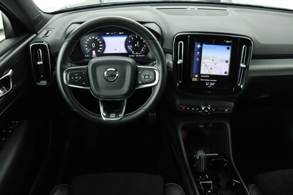 Volvo XC40 1.5 T3 R-Design | Leder/Alcantara | Full LED | Navigatie | PDC | Climate control | Getint glas | Cruise control