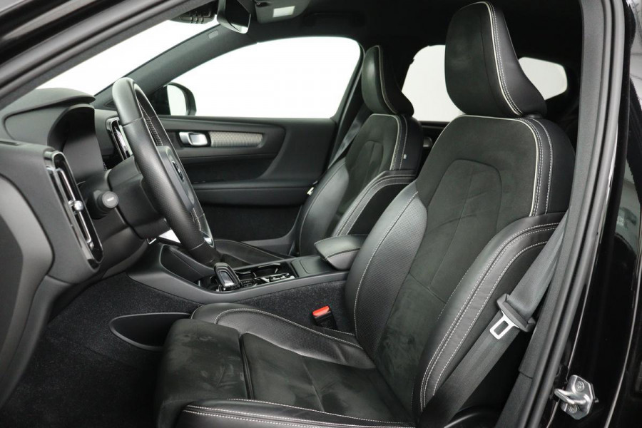 Volvo XC40 1.5 T3 R-Design | Leder/Alcantara | Full LED | Navigatie | PDC | Climate control | Getint glas | Cruise control
