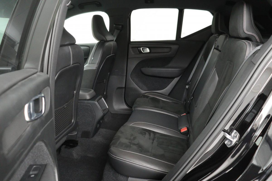 Volvo XC40 1.5 T3 R-Design | Leder/Alcantara | Full LED | Navigatie | PDC | Climate control | Getint glas | Cruise control