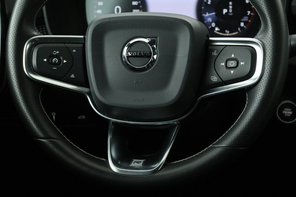 Volvo XC40 1.5 T3 R-Design | Leder/Alcantara | Full LED | Navigatie | PDC | Climate control | Getint glas | Cruise control