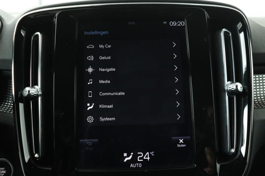 Volvo XC40 1.5 T3 R-Design | Leder/Alcantara | Full LED | Navigatie | PDC | Climate control | Getint glas | Cruise control