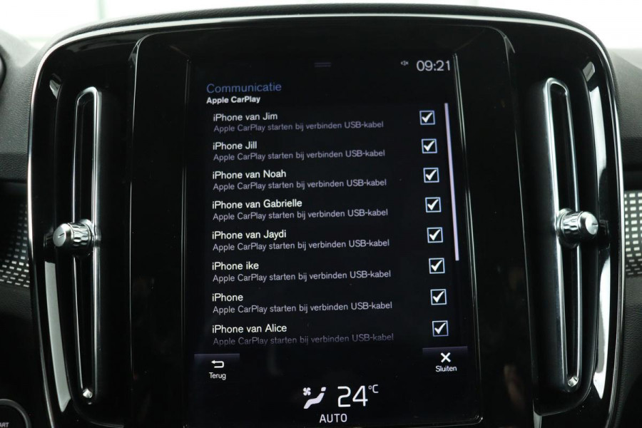 Volvo XC40 1.5 T3 R-Design | Leder/Alcantara | Full LED | Navigatie | PDC | Climate control | Getint glas | Cruise control