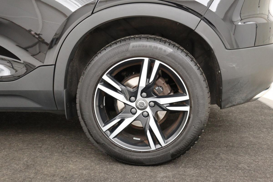 Volvo XC40 1.5 T3 R-Design | Leder/Alcantara | Full LED | Navigatie | PDC | Climate control | Getint glas | Cruise control