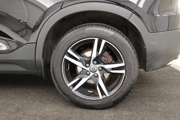 Volvo XC40 1.5 T3 R-Design | Leder/Alcantara | Full LED | Navigatie | PDC | Climate control | Getint glas | Cruise control