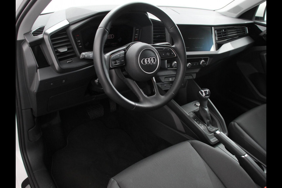 Audi A1 Sportback 30 TFSI 110pk Automaat Advanced Climate Control Navigatie Apple Carplay/Android Auto Voorstoelen verwarmd Cruise control Lichtmetalen velgen Two Tone