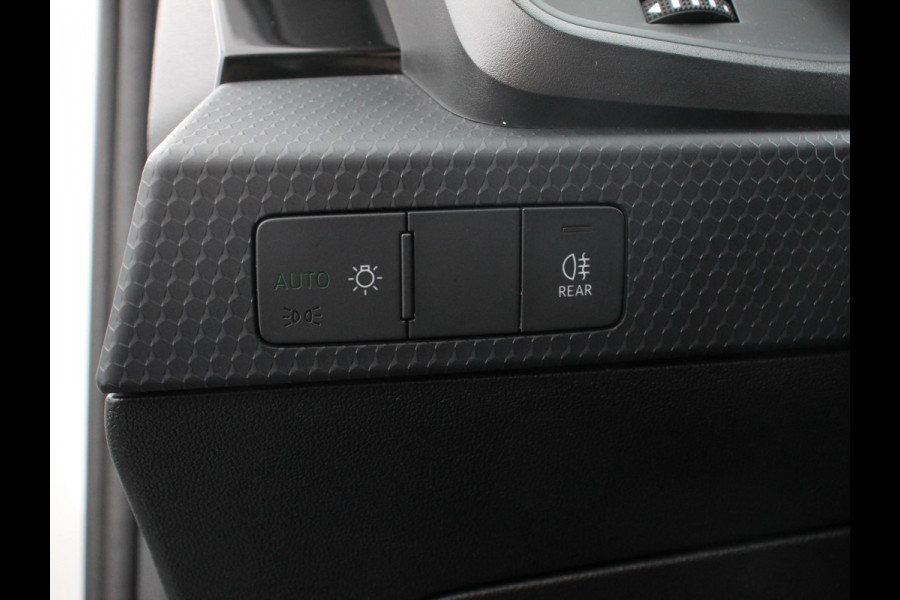Audi A1 Sportback 30 TFSI 110pk Automaat Advanced Climate Control Navigatie Apple Carplay/Android Auto Voorstoelen verwarmd Cruise control Lichtmetalen velgen Two Tone