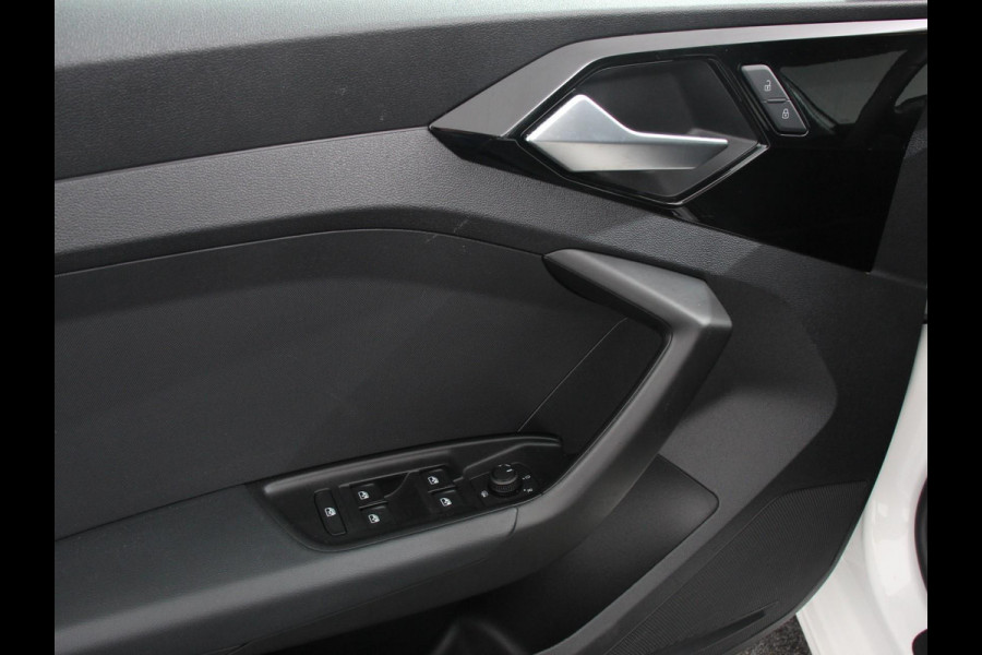 Audi A1 Sportback 30 TFSI 110pk Automaat Advanced Climate Control Navigatie Apple Carplay/Android Auto Voorstoelen verwarmd Cruise control Lichtmetalen velgen Two Tone