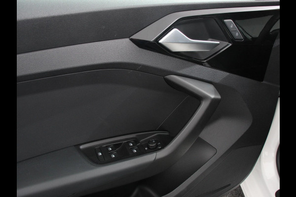 Audi A1 Sportback 30 TFSI 110pk Automaat Advanced Climate Control Navigatie Apple Carplay/Android Auto Voorstoelen verwarmd Cruise control Lichtmetalen velgen Two Tone