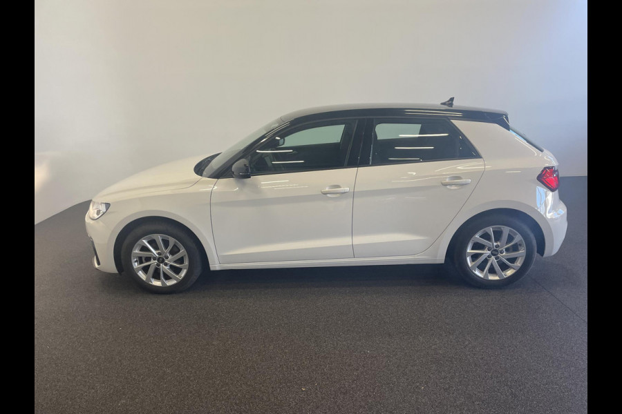 Audi A1 Sportback 30 TFSI 110pk Automaat Advanced Climate Control Navigatie Apple Carplay/Android Auto Voorstoelen verwarmd Cruise control Lichtmetalen velgen Two Tone